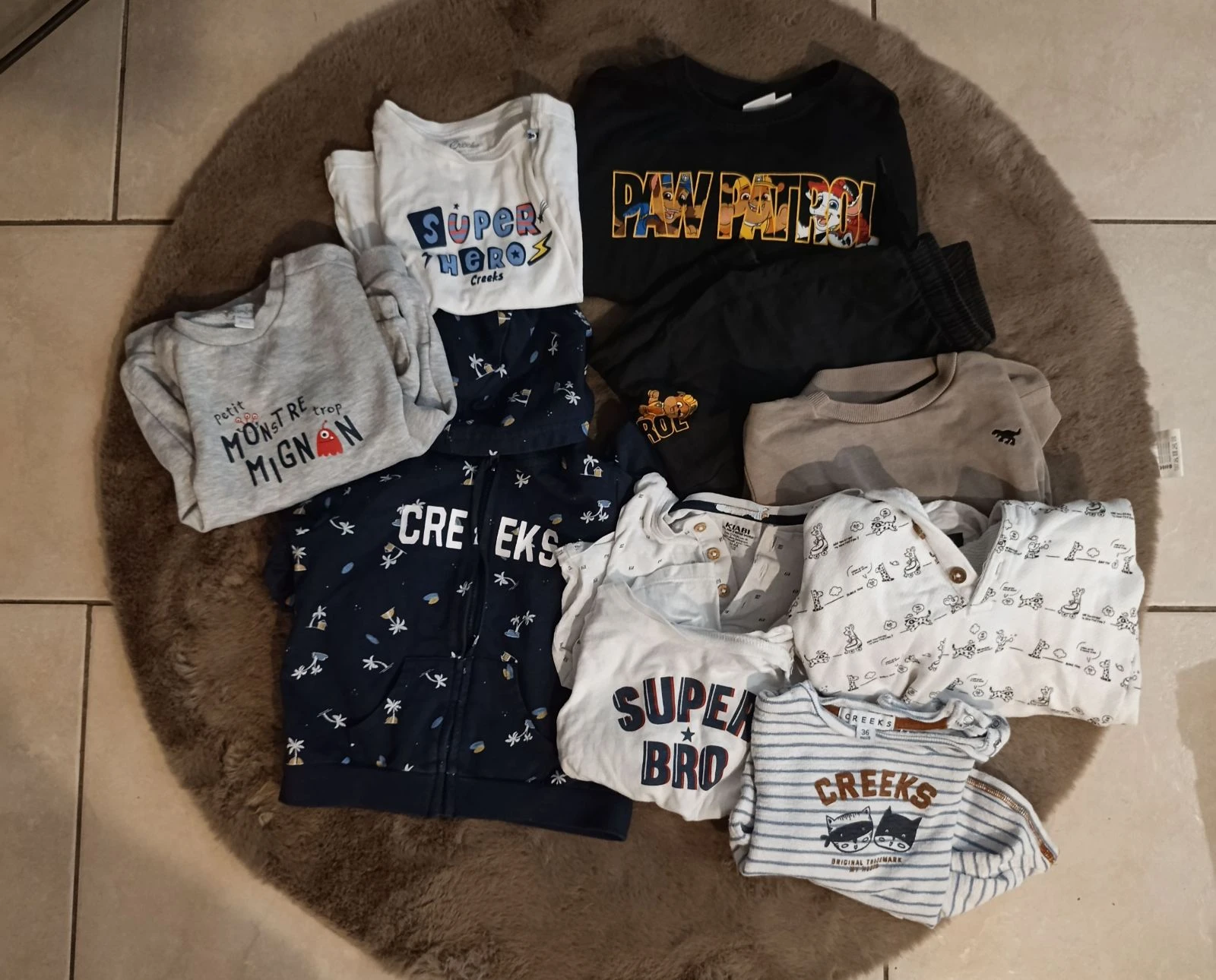 Lot de vêtements garçon 10 pièces idéale revendeur ou non en taille 36 mois